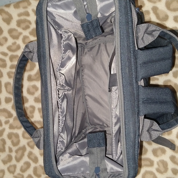 Back pack with Laptop case - Picture 3 of 4